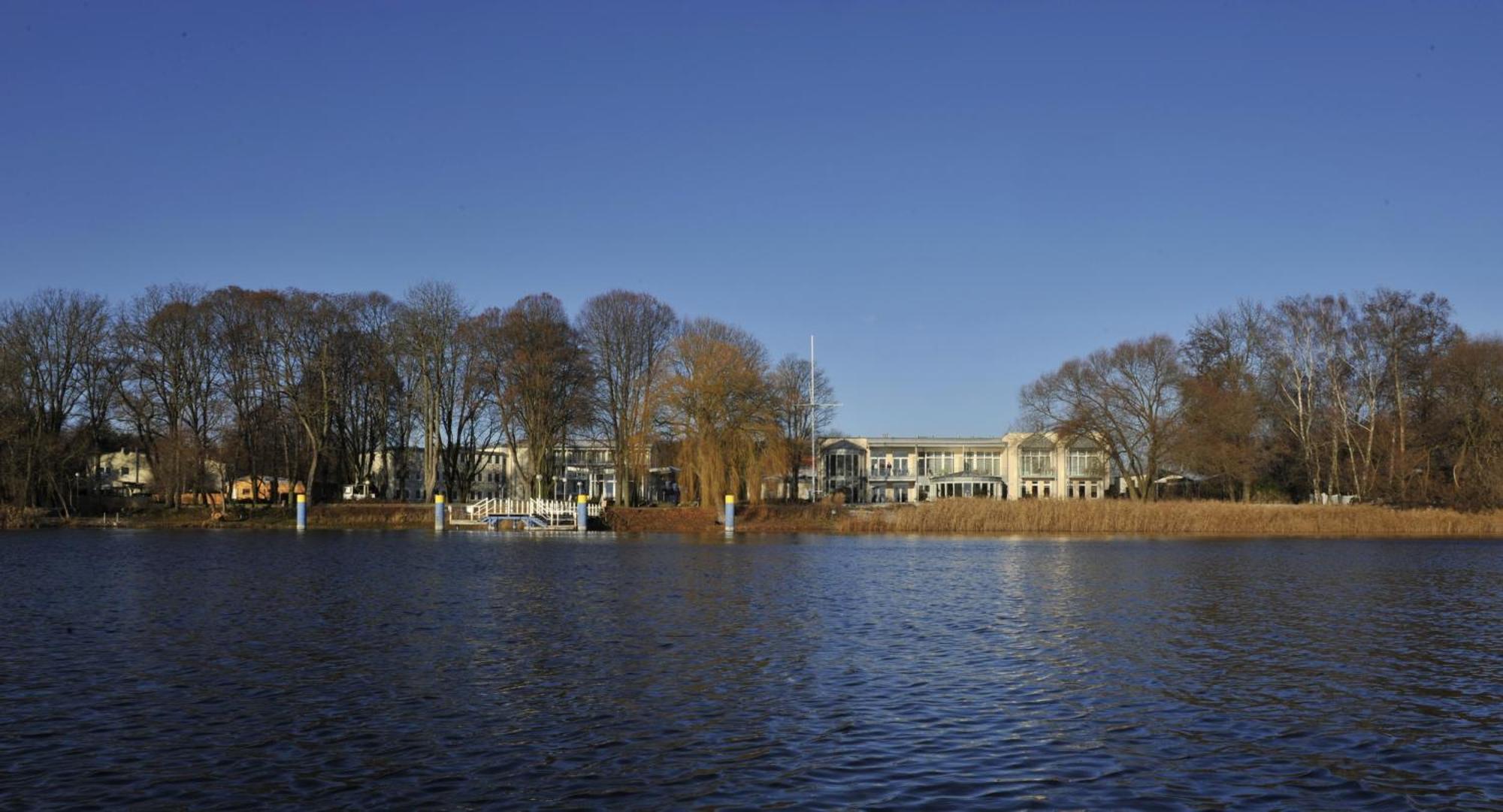 Seehotel Bollmannsruh Päwesin Exterior foto