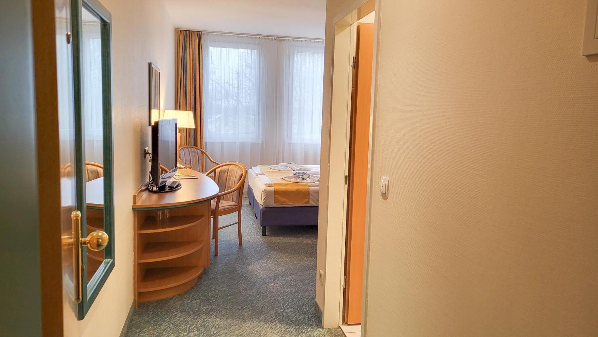 Seehotel Bollmannsruh Päwesin Exterior foto