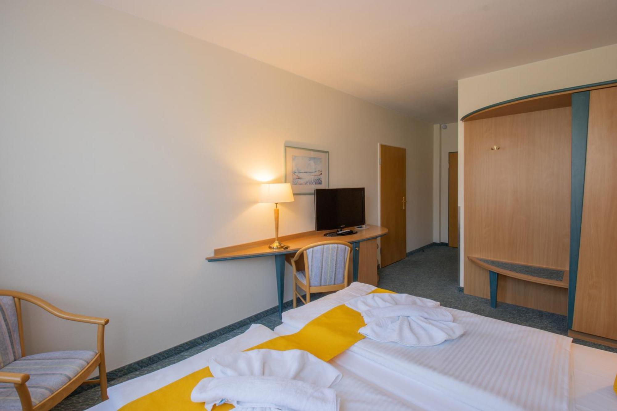 Seehotel Bollmannsruh Päwesin Exterior foto