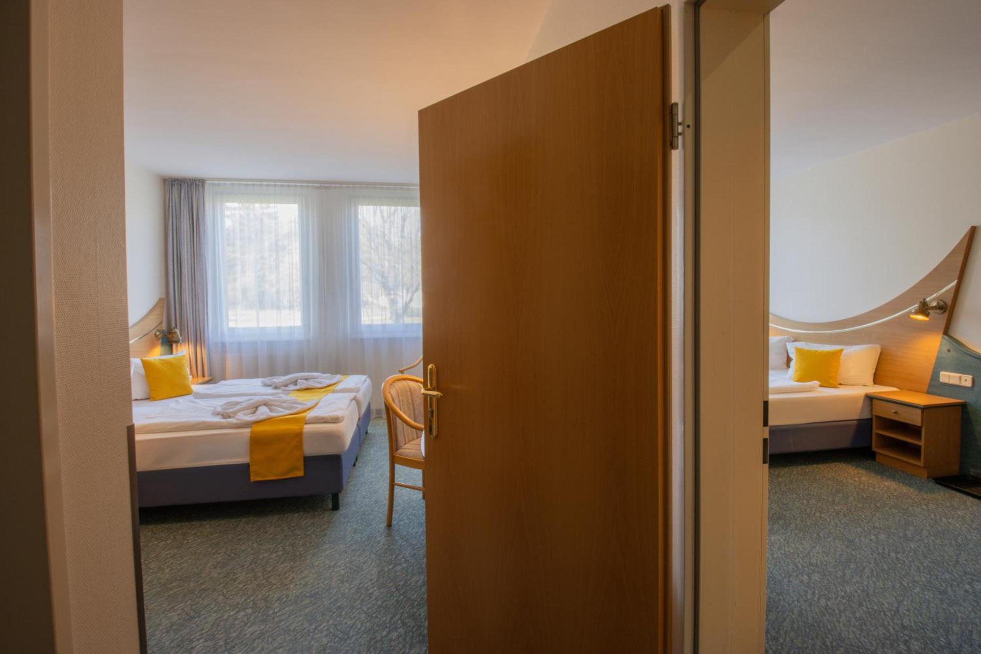 Seehotel Bollmannsruh Päwesin Exterior foto