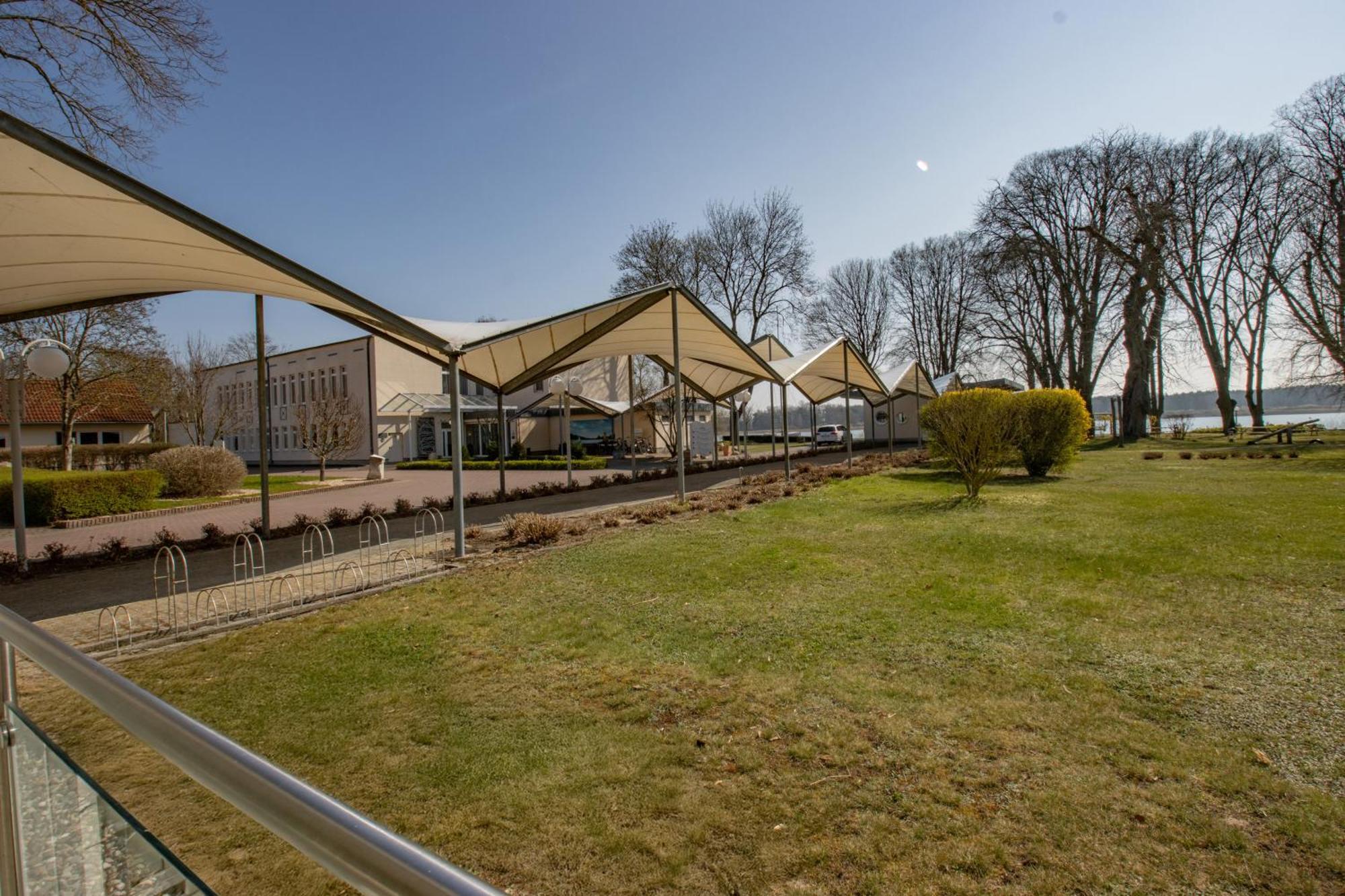 Seehotel Bollmannsruh Päwesin Exterior foto