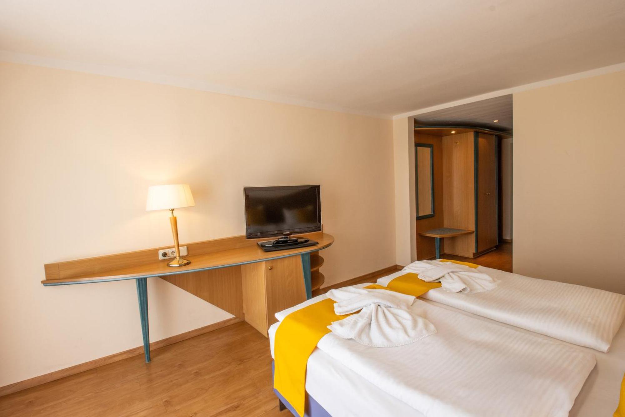 Seehotel Bollmannsruh Päwesin Exterior foto
