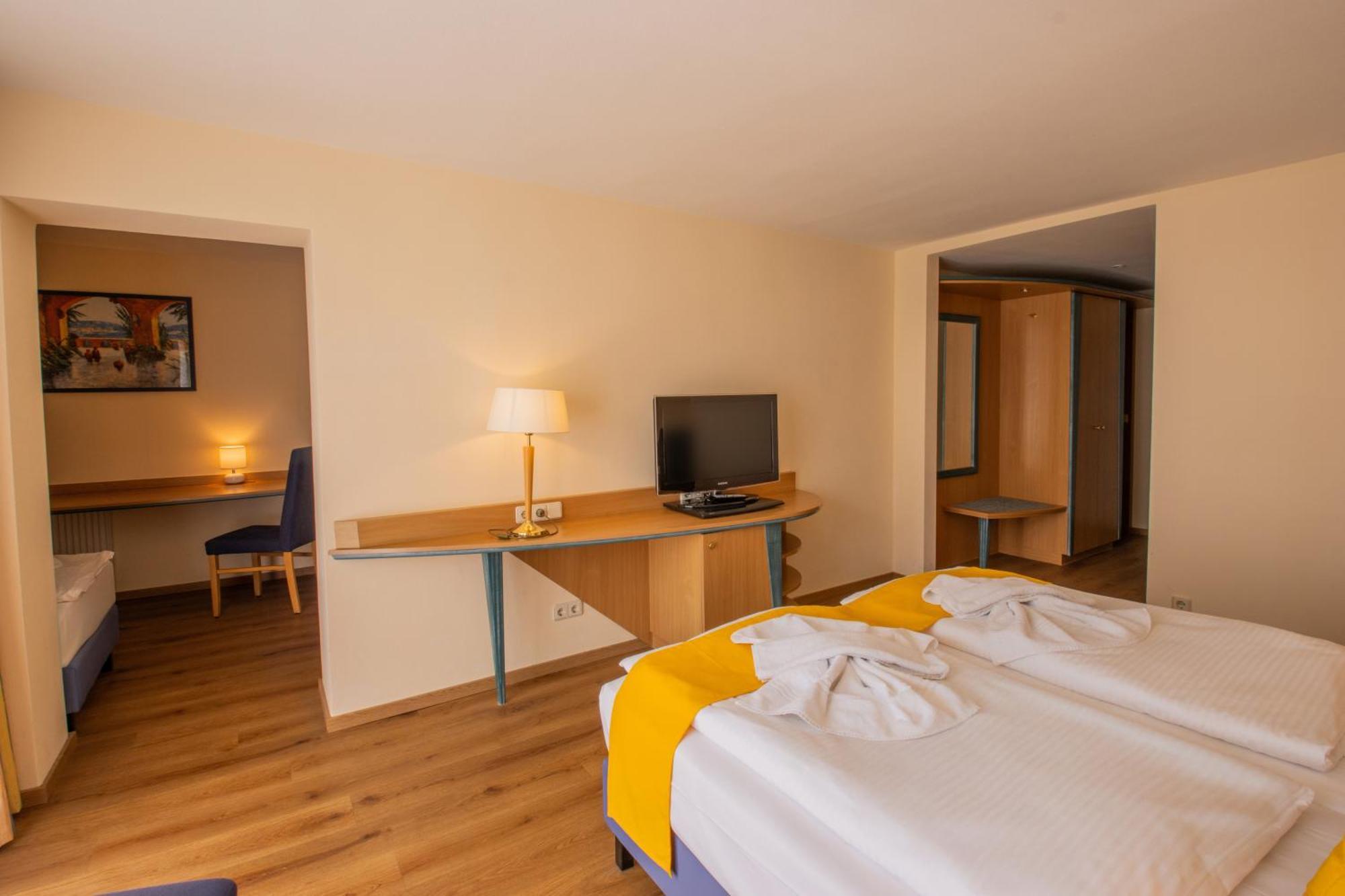 Seehotel Bollmannsruh Päwesin Exterior foto