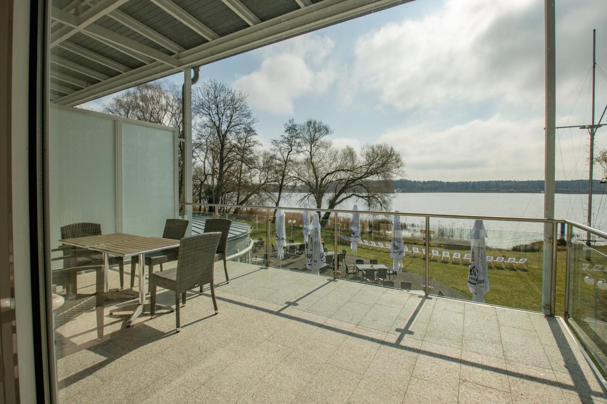 Seehotel Bollmannsruh Päwesin Exterior foto